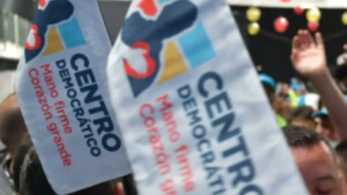 Panfletos del partido Centro democrático