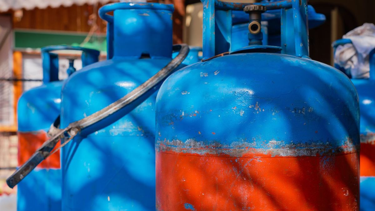 Cilindros de gas de color azul