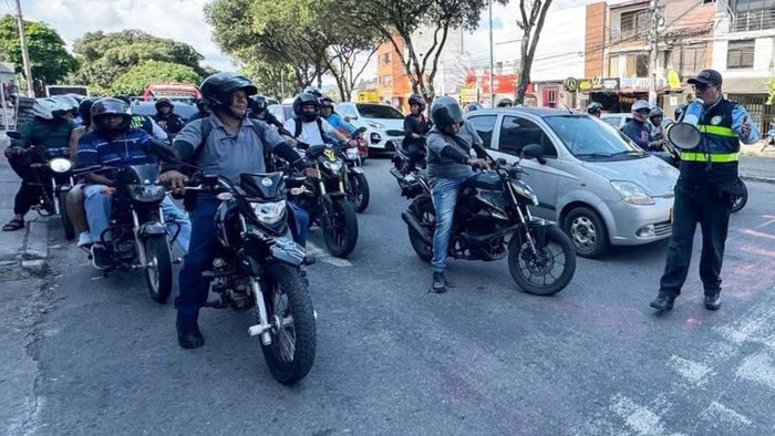 Motociclistas de Bucaramanga no podrán transitar con parrillero por ciertas vías y en horarios específicos