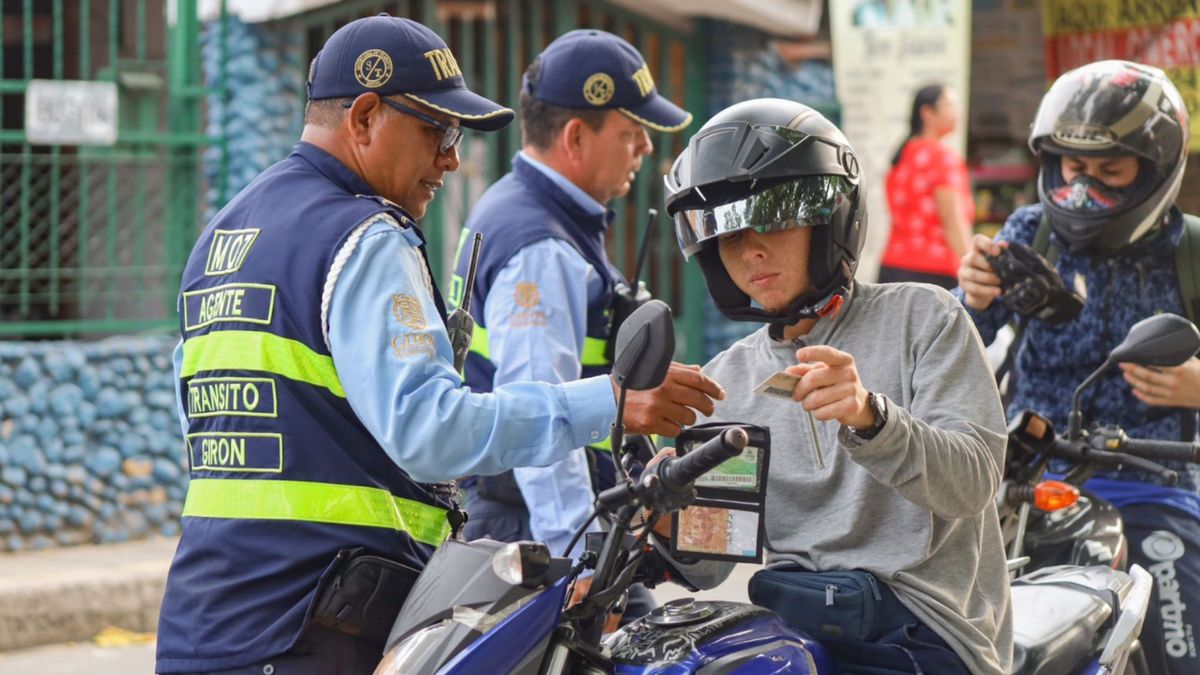 Agentes de Tránsito de Girón señalados por presunta corrupción