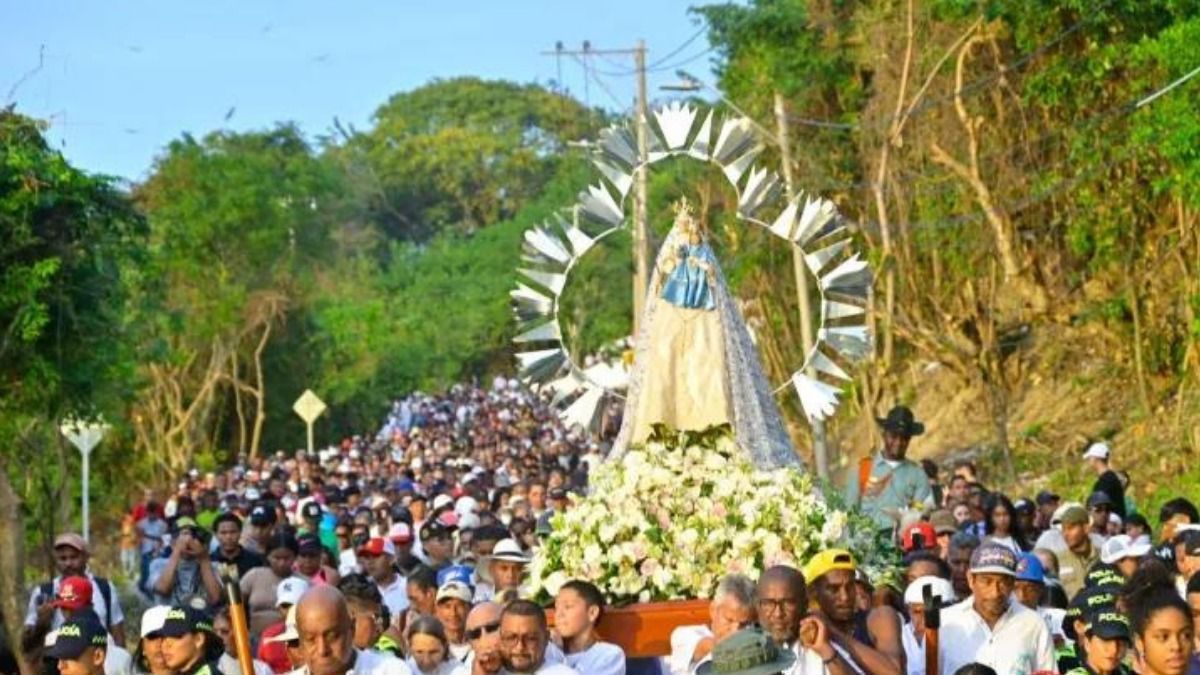 Procesión de la virgen de La Candelaria durante las fiestas en Cartagena