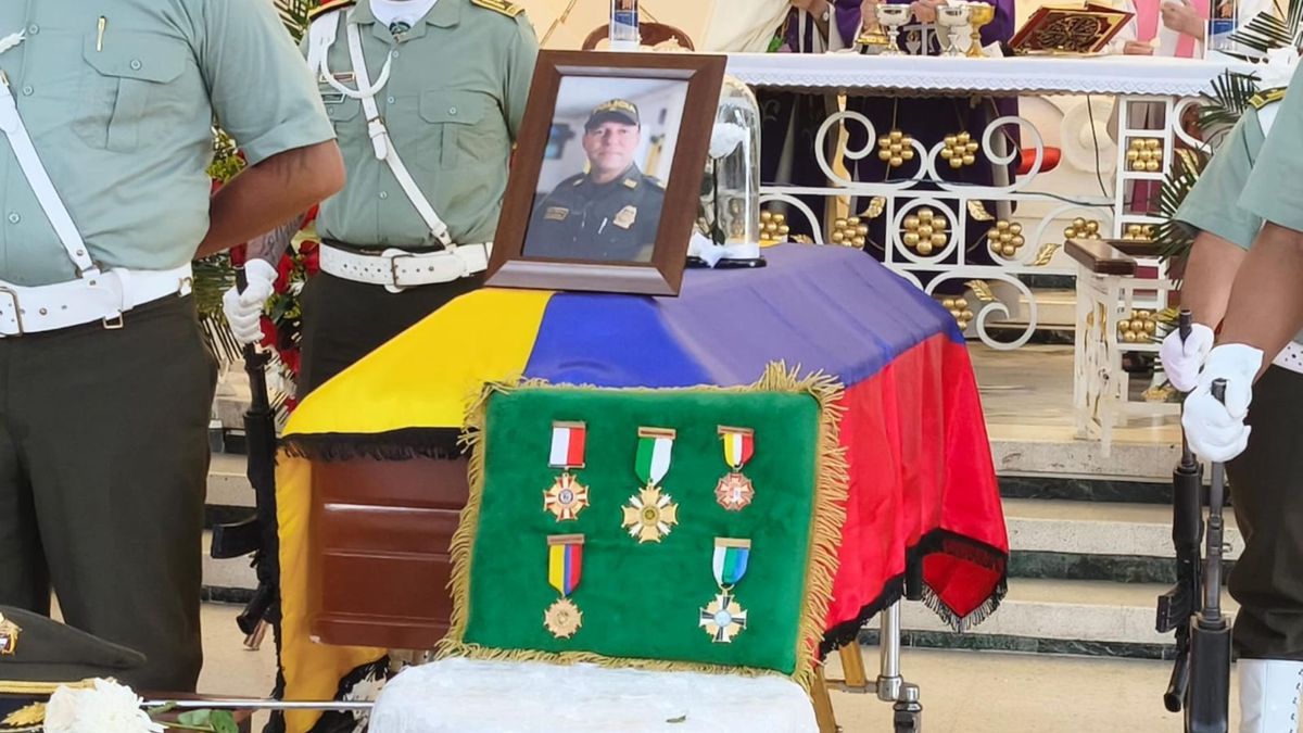 Padre de funcionario asesinado exige justicia tras atentado en Huila