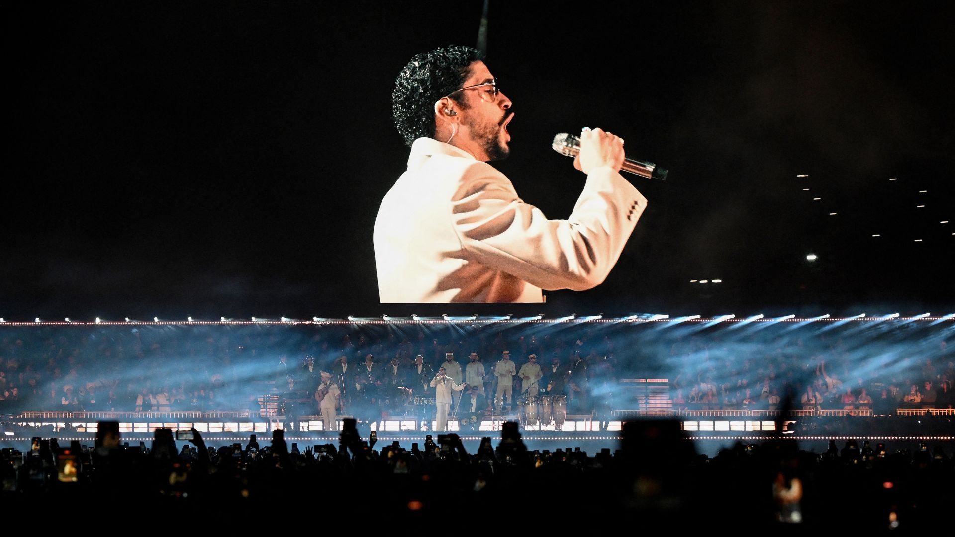 Más rumba por Bad Bunny en Medellín, pero con fuerte vigilancia