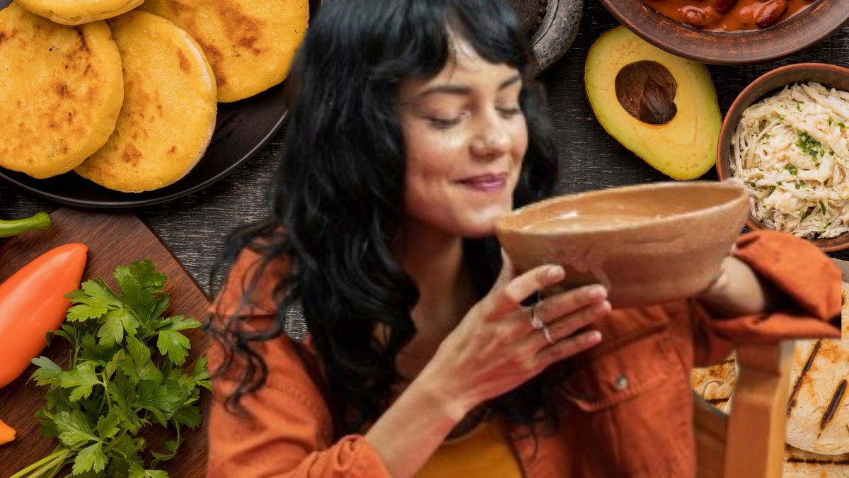 Comida típica de Colombia - Mujer comiendo