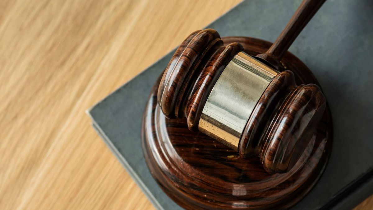 Foto de un mazo judicial