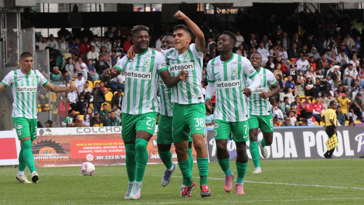 Jugadores de Atlético Nacional celebrando un gol