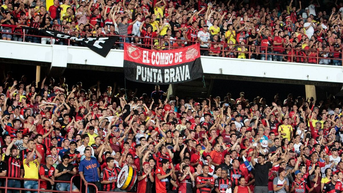 Hinchas del Cúcuta, en el General Santander