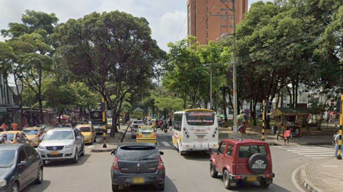 Tráfico en la carrera 33 de Bucaramanga