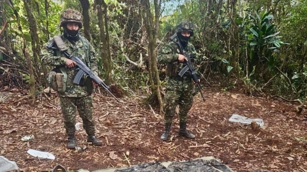 Ejército refuerza ofensiva tras hallar armas ilegales del Clan del Golfo