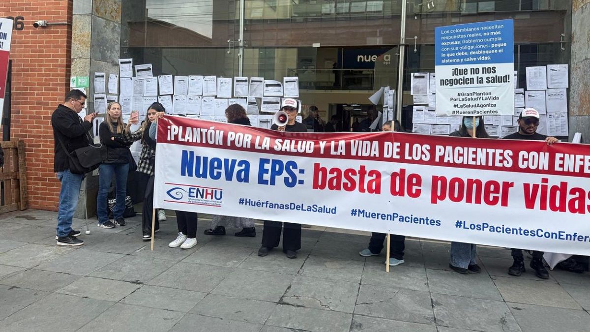 Plantón de pacientes de Nueva EPS