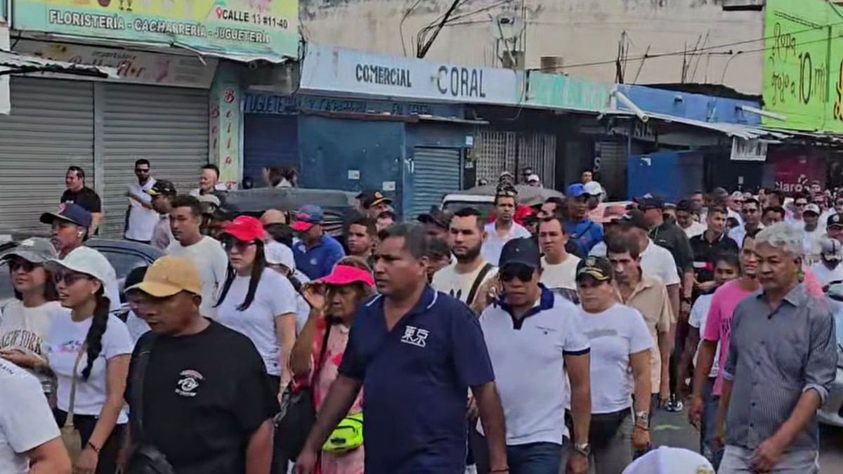 Personas protestando en Maicao, La Guajira