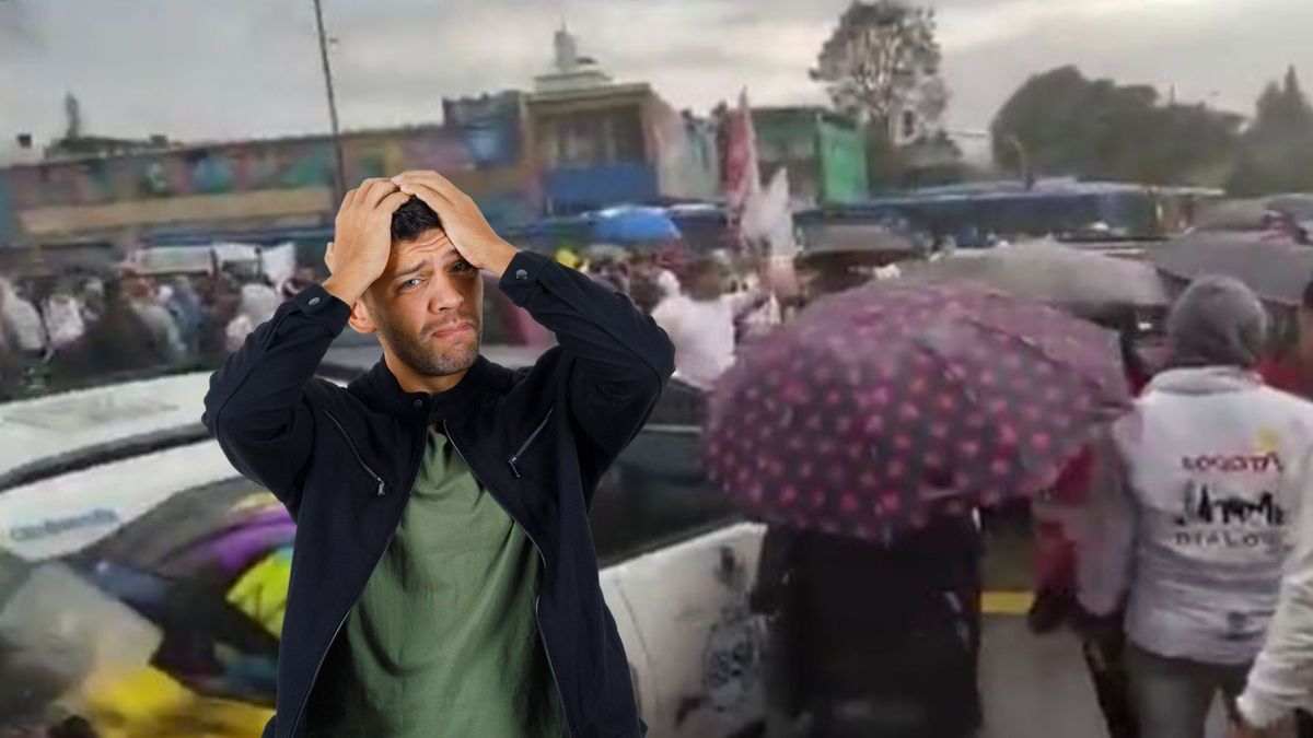 Manifestantes bloqueando la Avenida Caracas con Primero de Mayo