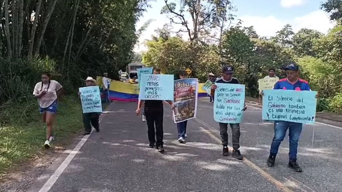 Protesta por estado de la vía Bucaramanga - Bogotá