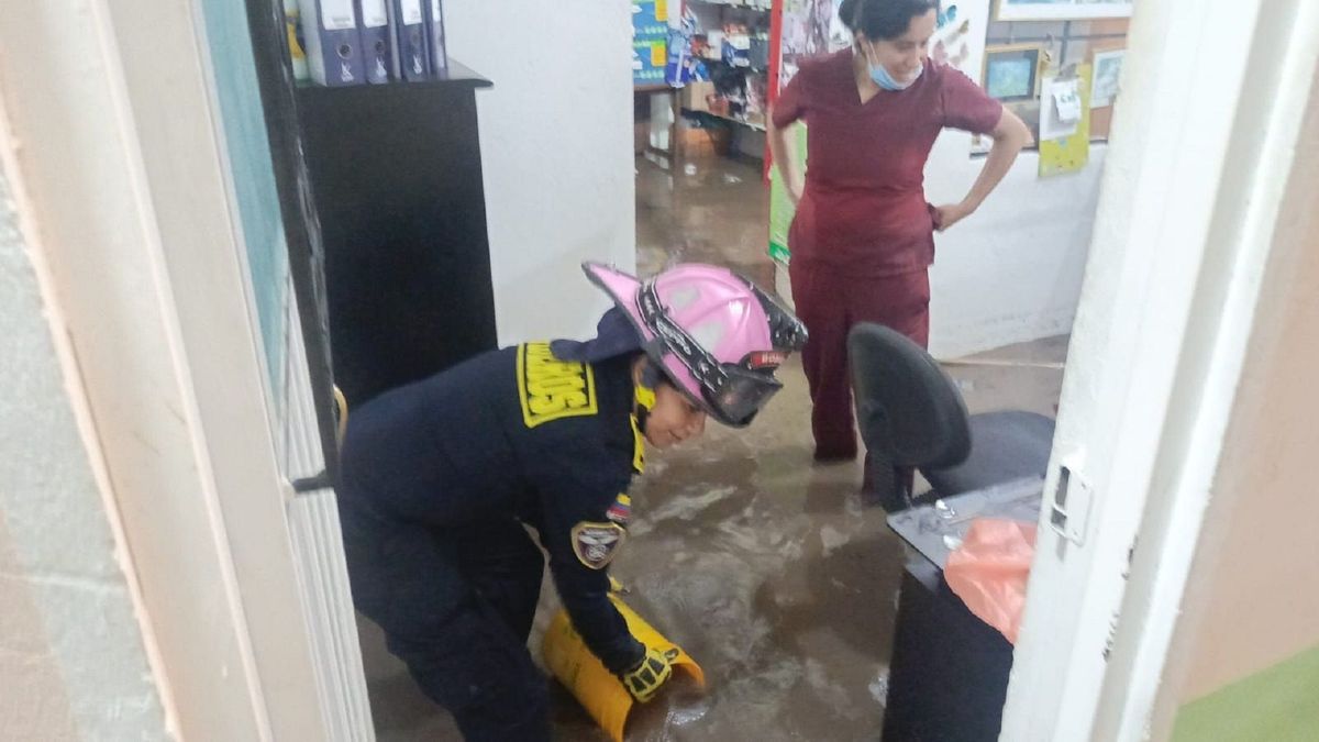 Bomberos Cundinamarca siguen atendiendo emergencias por lluvias