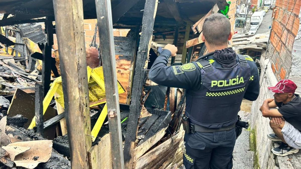 Entre cenizas, familia rescató foto en Medellín