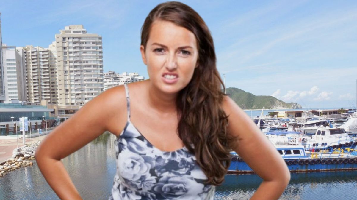 Bahía de Santa Marta (fondo) - mujer molesta