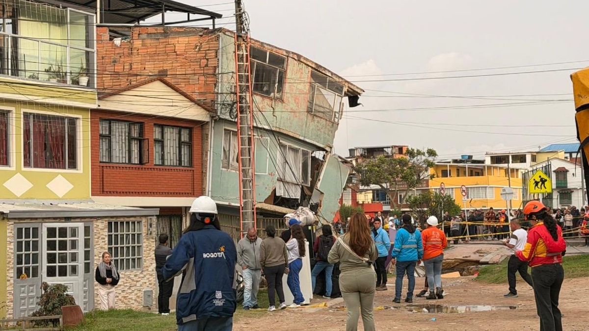 Casa colapsó en el barrio Roma de Kennedy