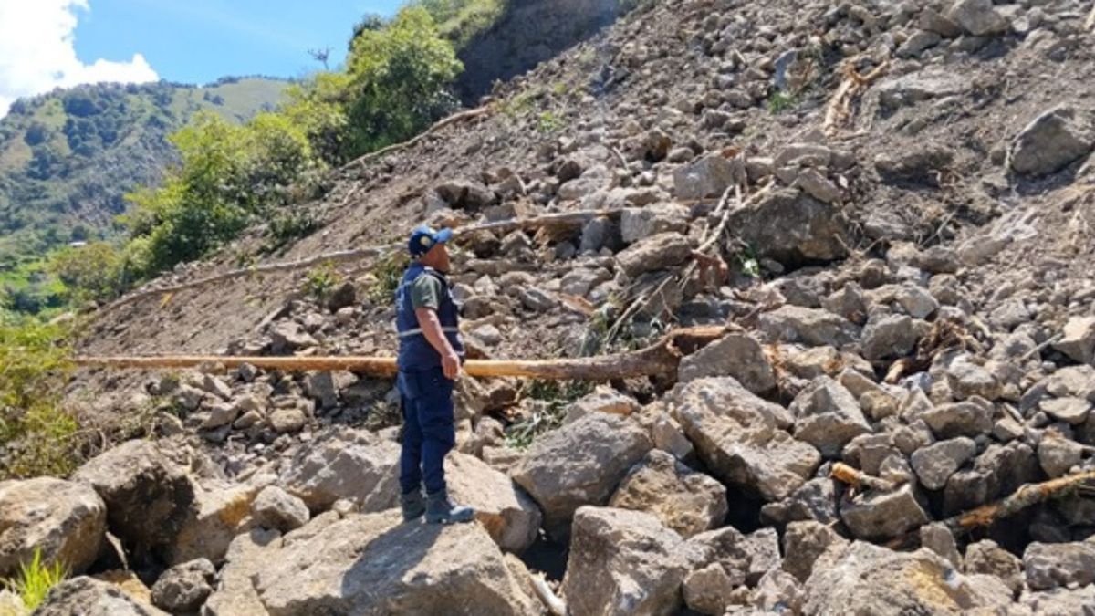 Deslizamientos en vías de Santander