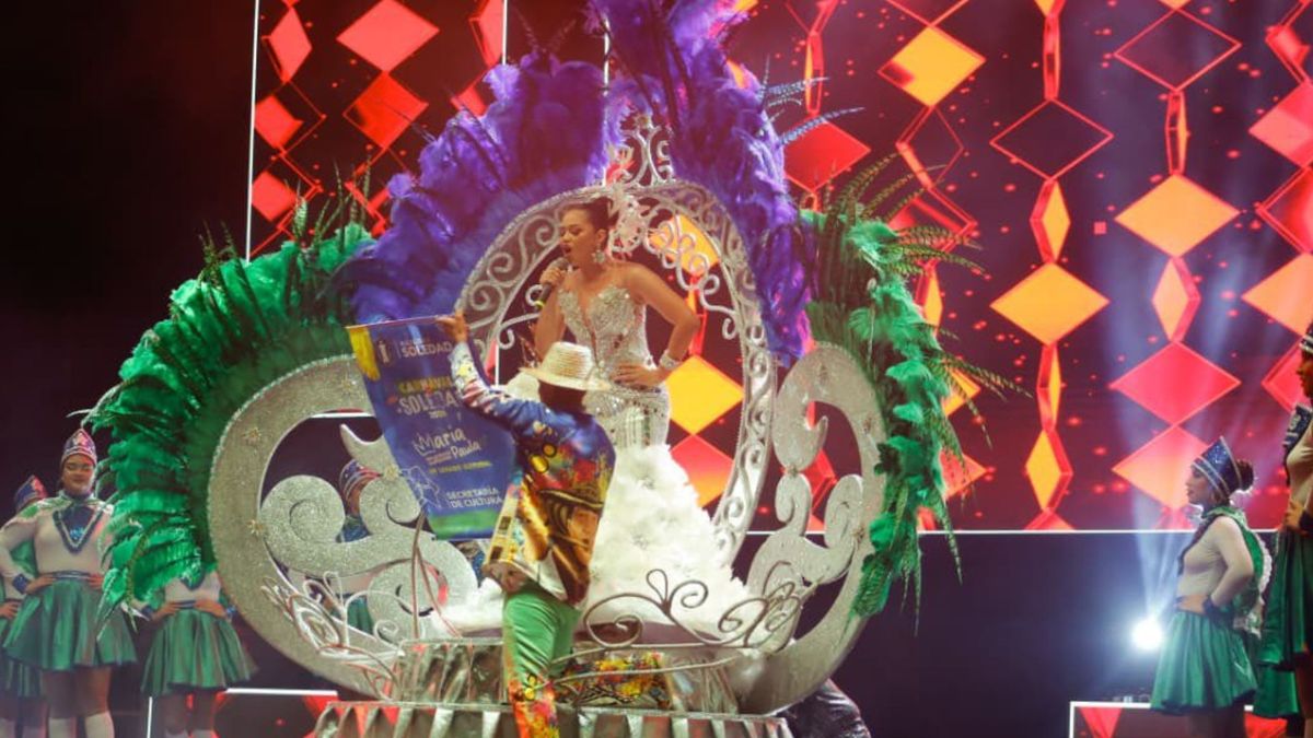 Coronación y lectura del bando de la reina 2026, María Paula Amaya Vanega