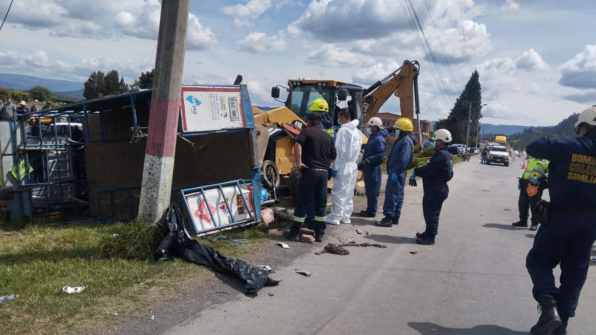 Accidente con camión de gas deja 3 muertos
