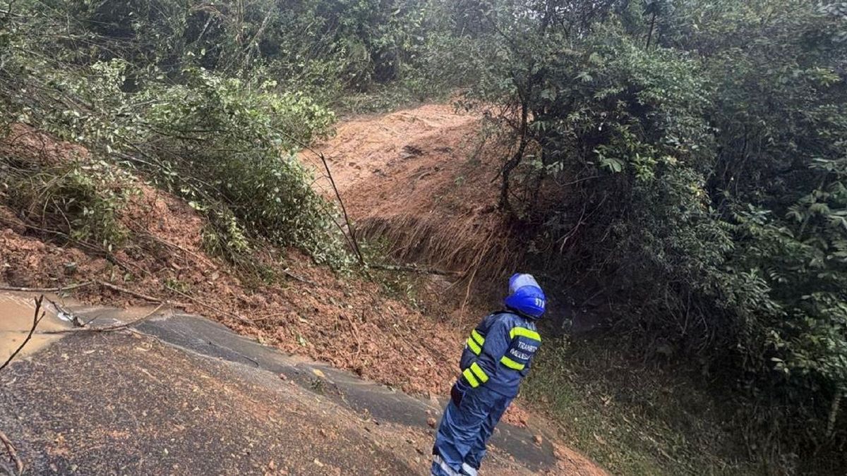 Deslizamiento deja a Santa Elena incomunicada