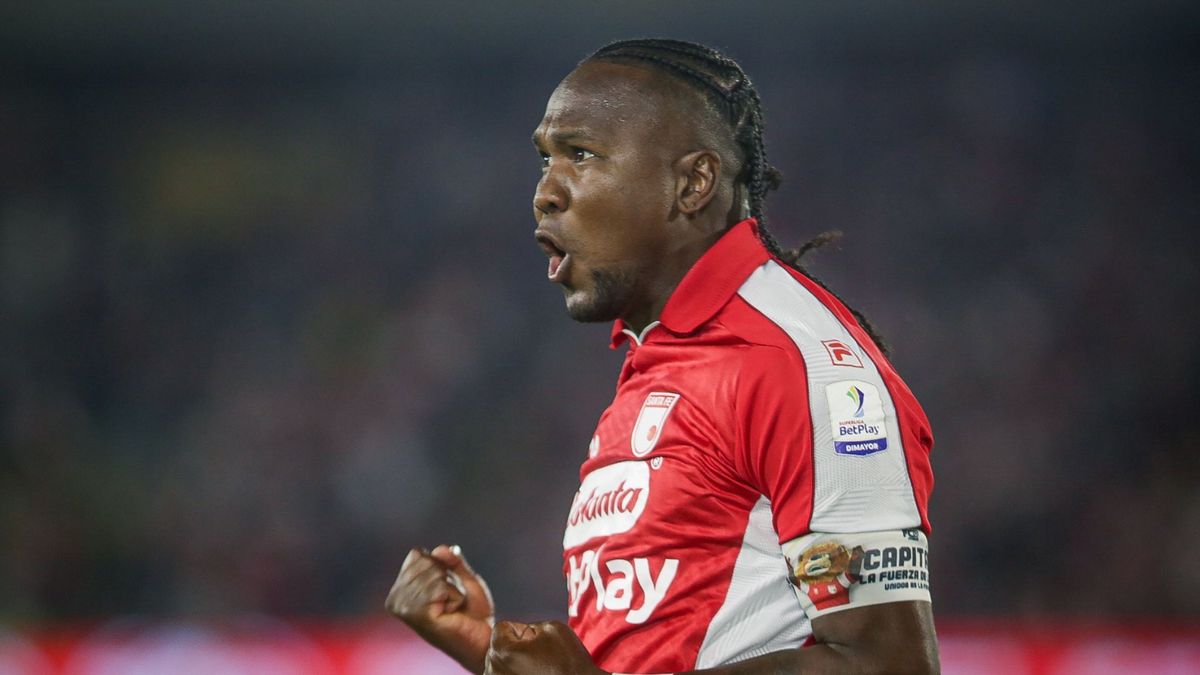 Hugo Rodallega celebrando un gol con Santa Fe