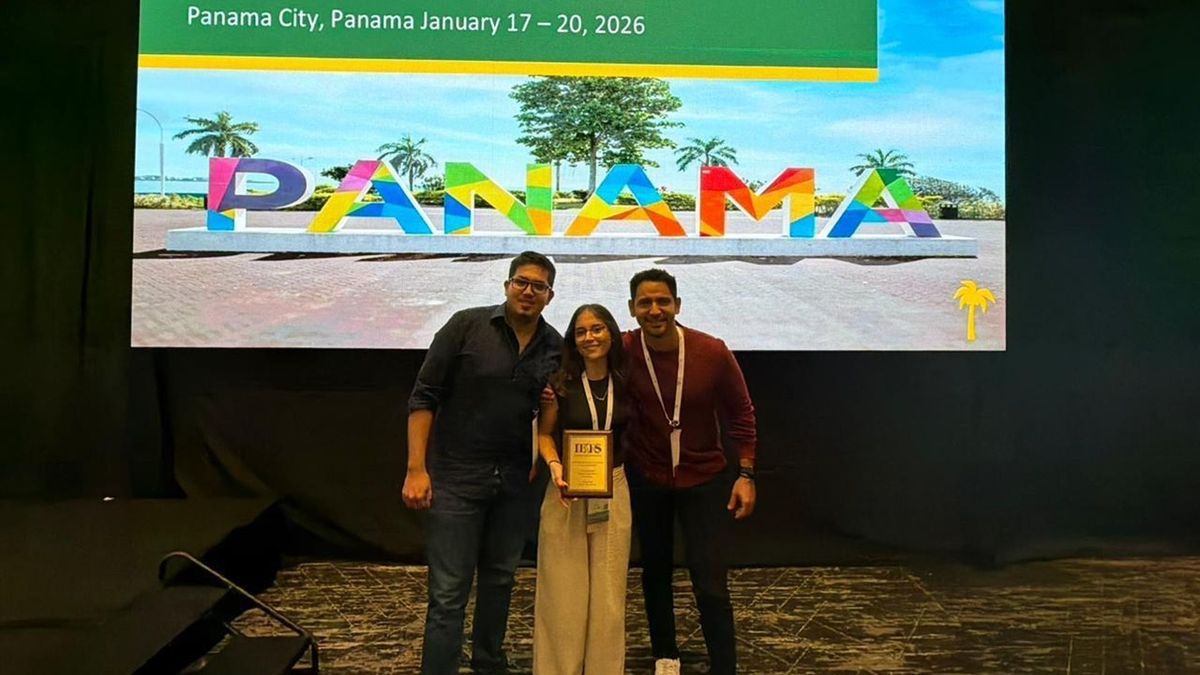 Raquel Ochoa Restrepo recibe premio mundial