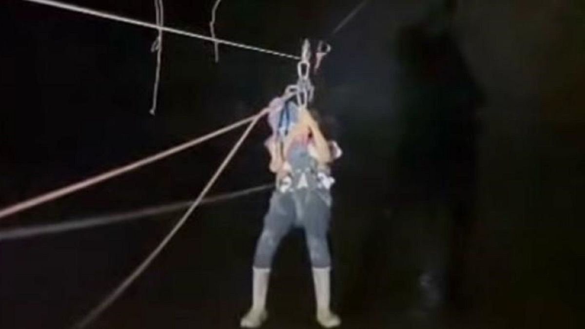 Familia rescatada con cuerdas en Necoclí