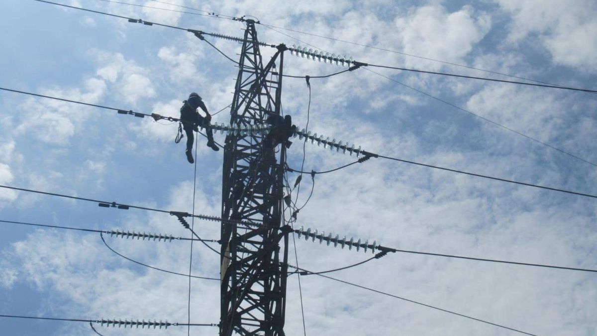 Trabajador de la Electrificadora de Santander, Essa