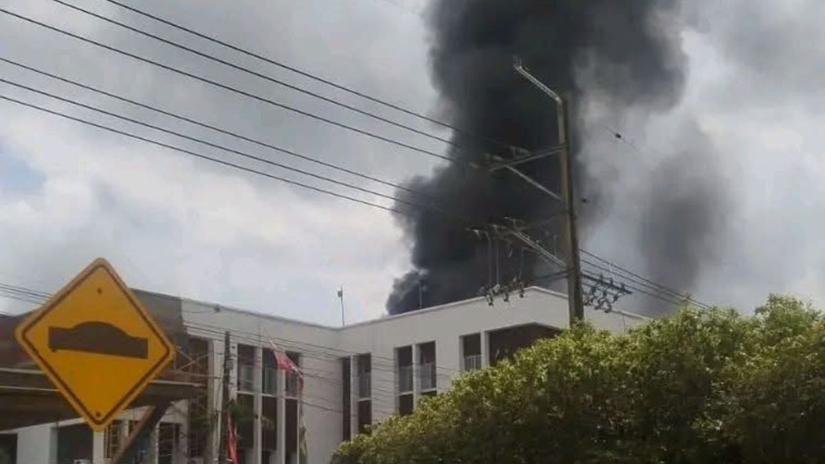 Incendio junto a la Alcaldía de Tibú