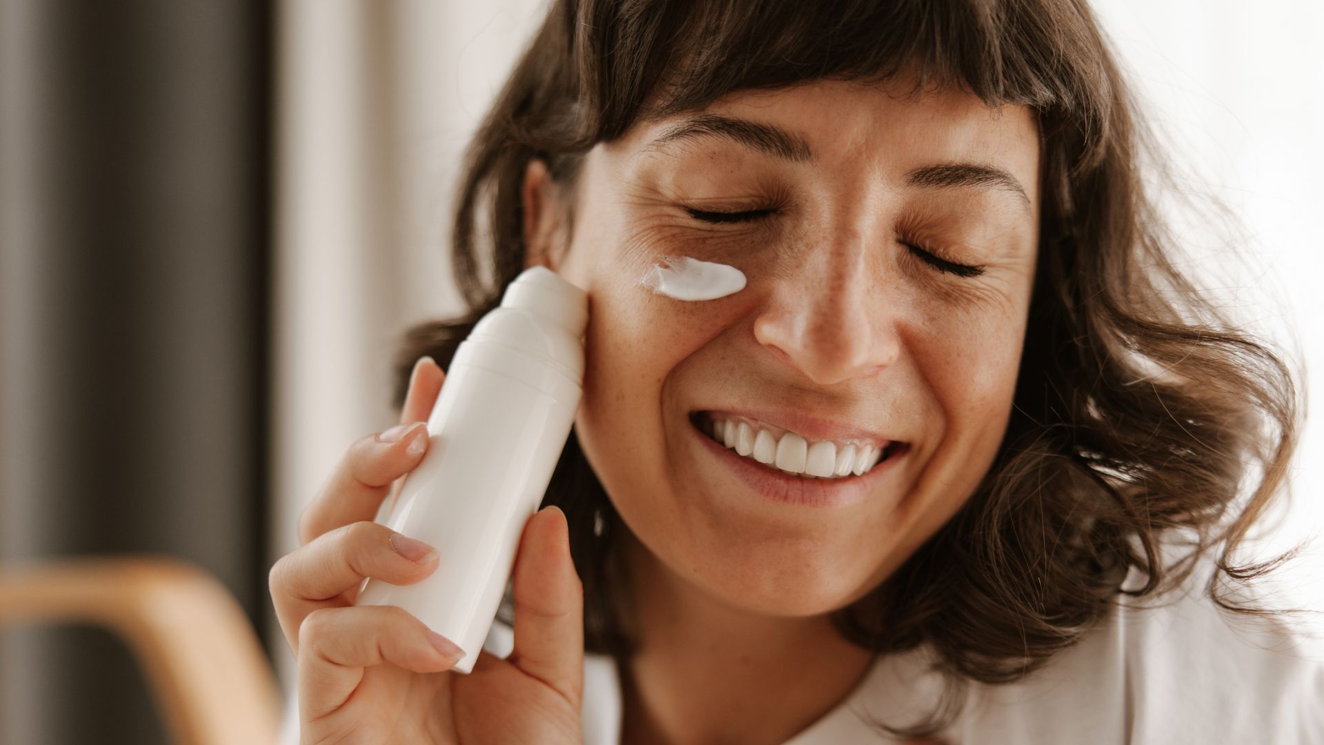 Cómo escoger un bloqueador solar y no terminar con la piel quemada