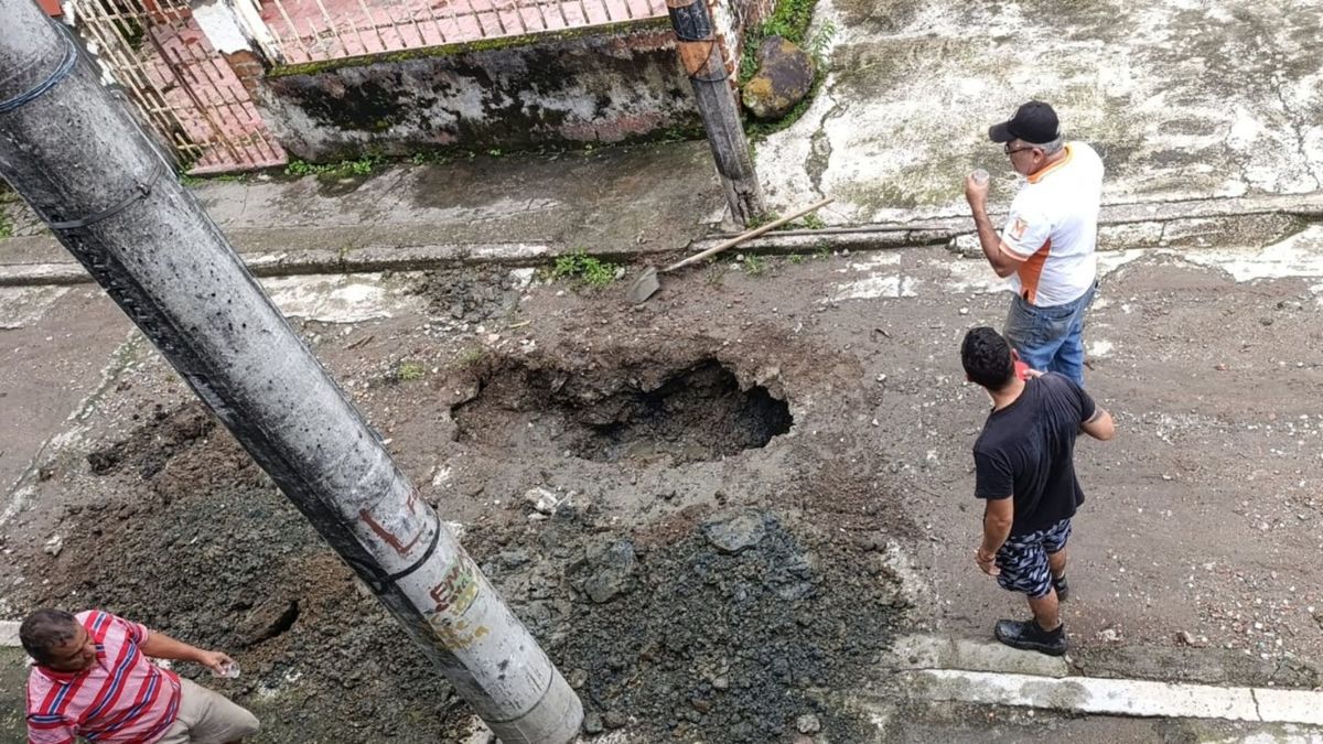 Aguas residuales inundan casas en Santofimio y ponen en riesgo la salud