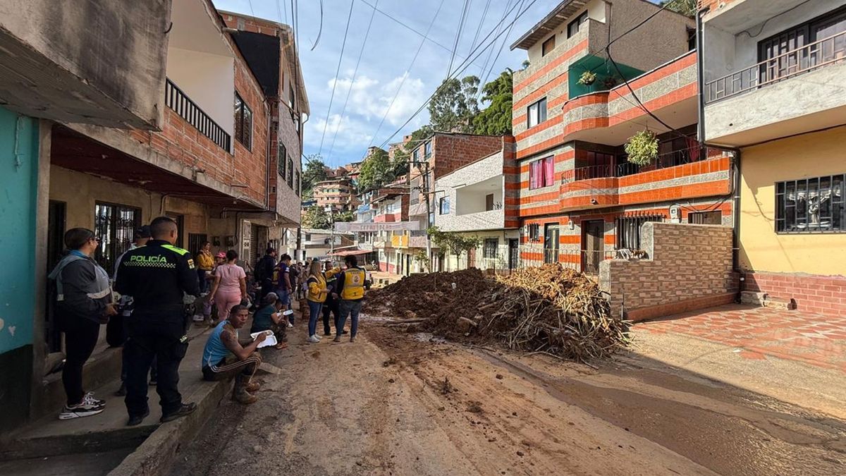 Movimiento en masa afecta familias en la comuna 8 de Medellín