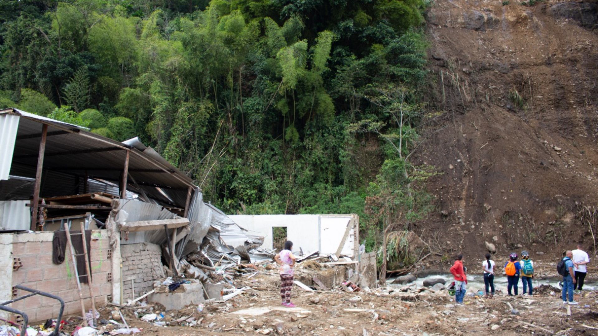 Minuto de Dios pide ayuda por lluvias: donaciones urgentes para quienes perdieron todo