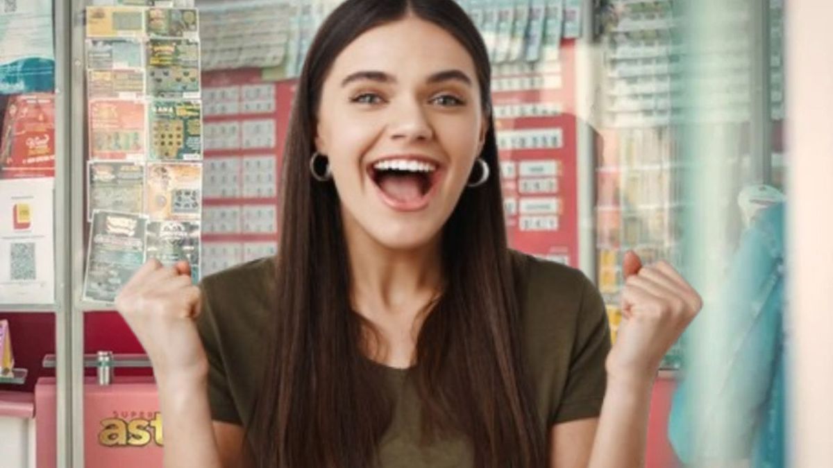 Local que vende chance - mujer celebrando