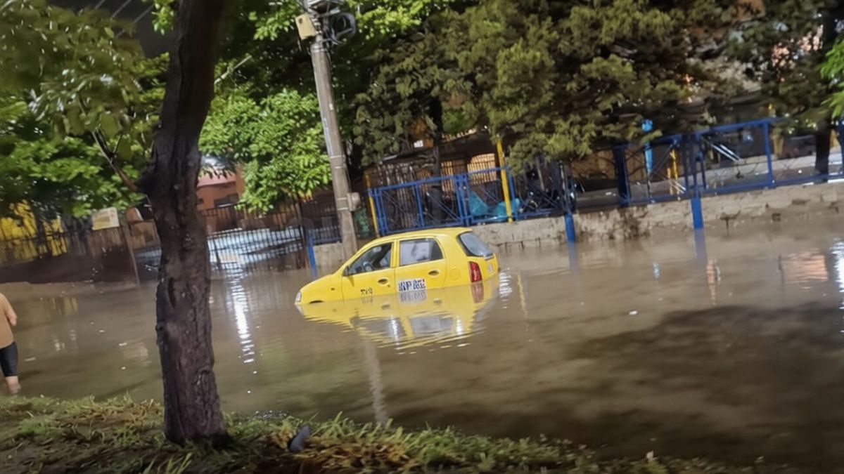 Inundación por lluvias en Girón