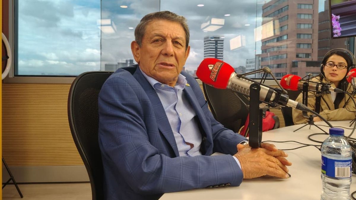 Celebrando 50 Años de ciclismo y radio con el profesor Héctor Urrego Caballero