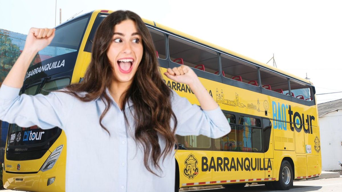 Bus turístico de Barranquilla - Mujer celebrando