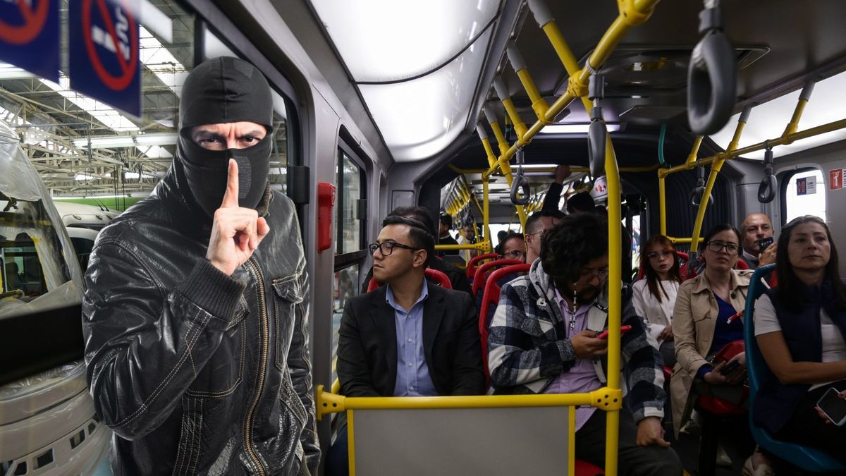 Ladrón dentro de bus de TransMilenio, imagen ilustrativa