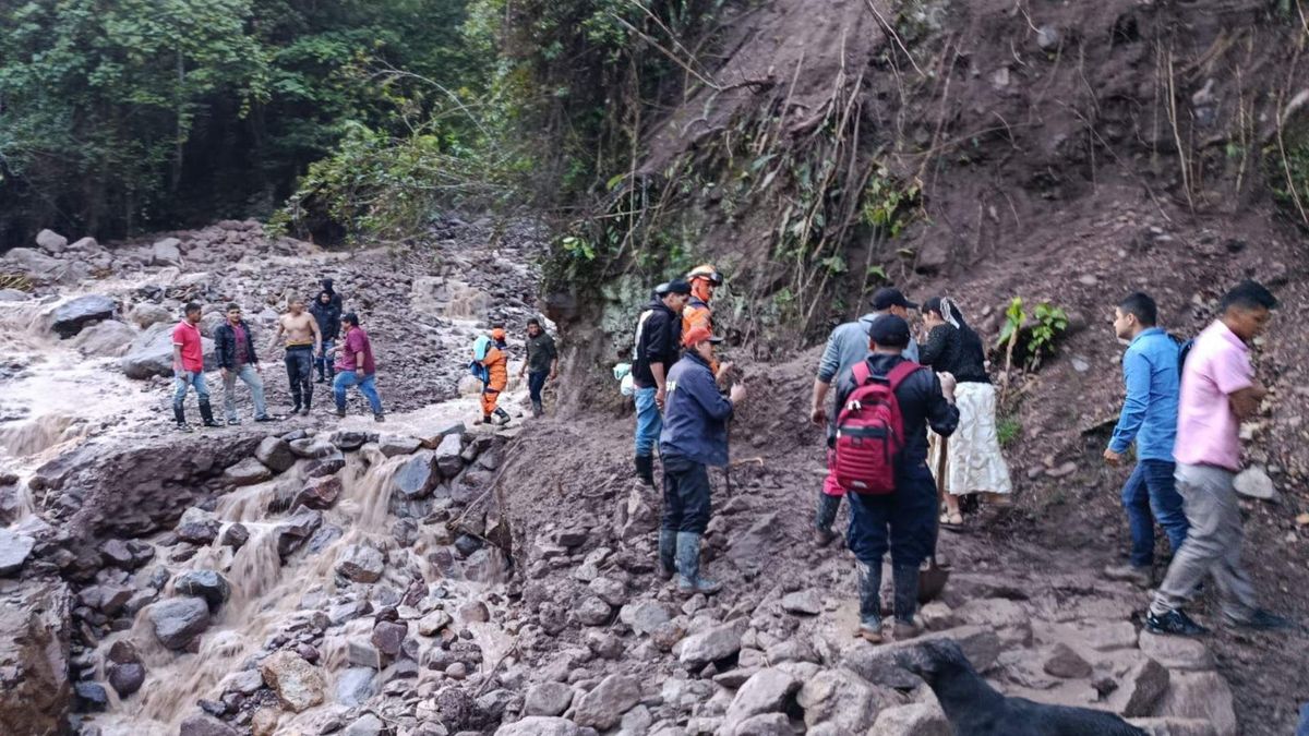 Creciente súbita de quebrada Las Minas deja incomunicadas veredas en el Huila