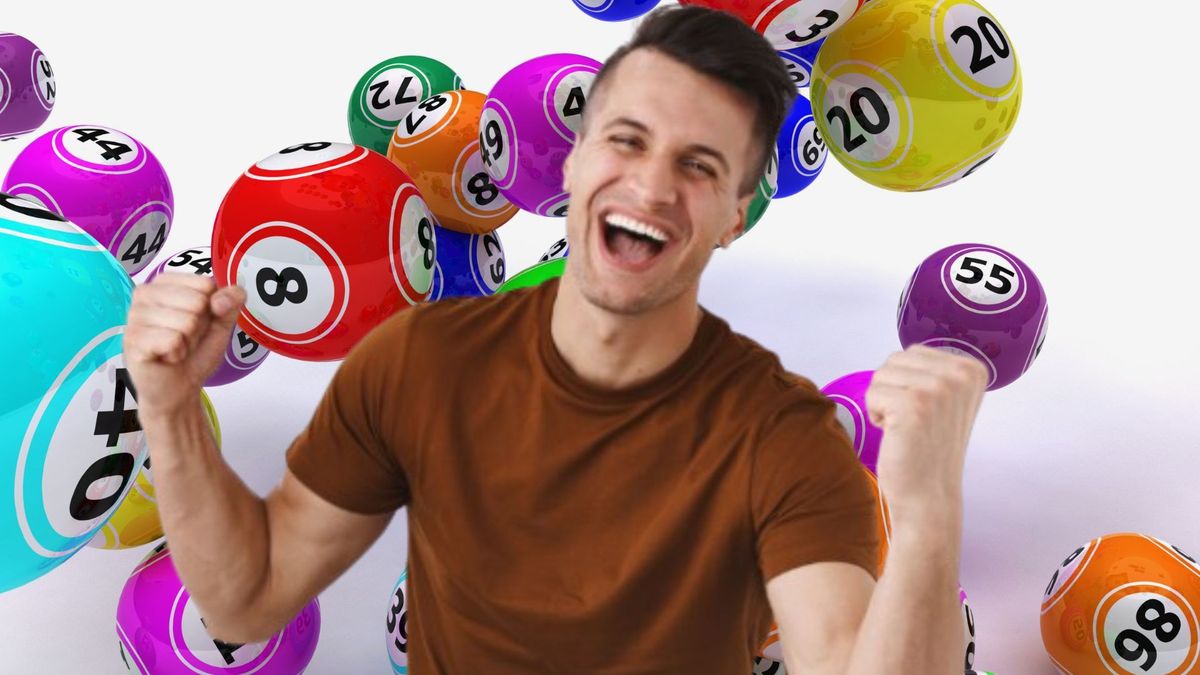 Balotas de sorteo - hombre celebrando