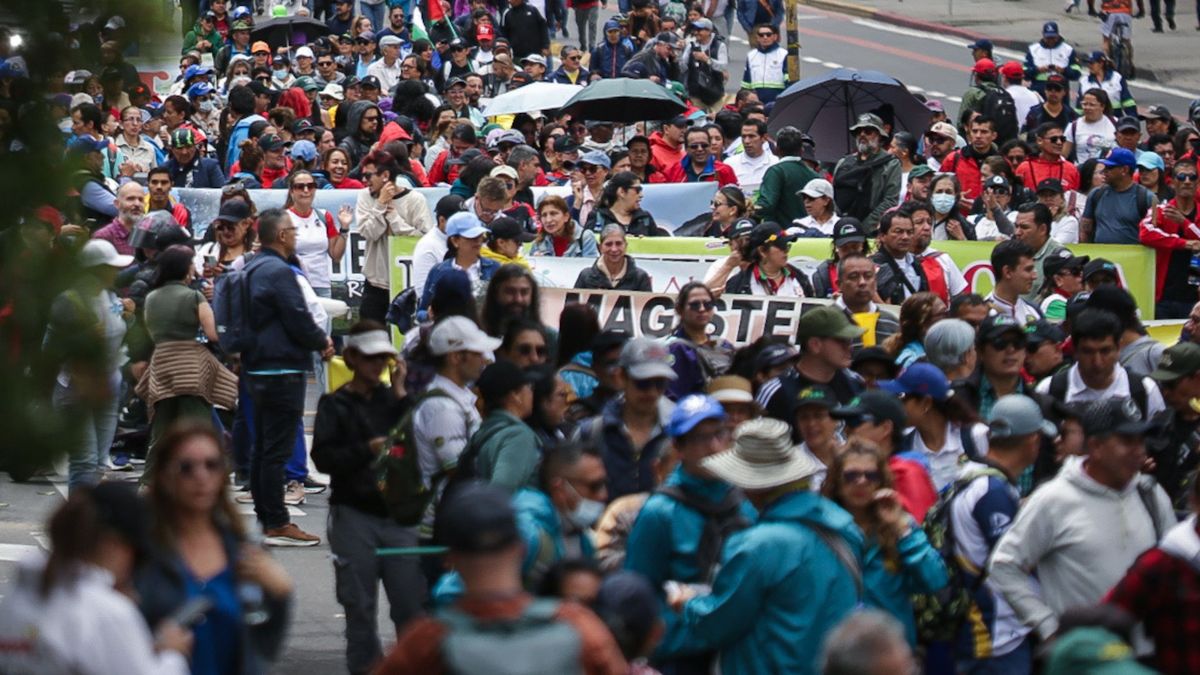 Profesores en movilización por las calles