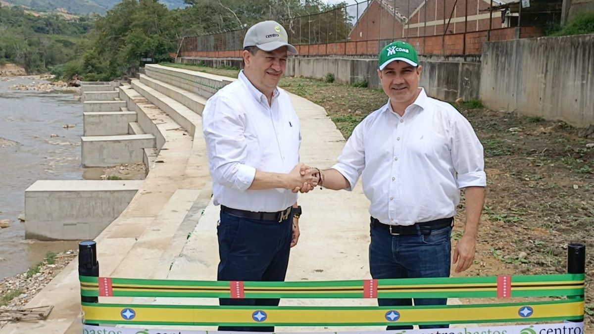 Entrega obra de mitigación del Río de Oro, en Girón