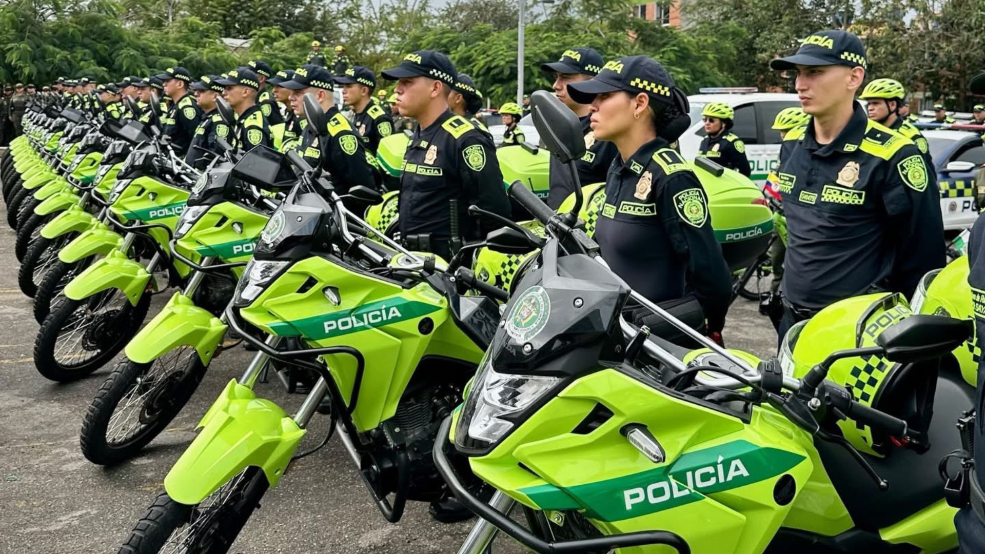 Policías de la Mebuc