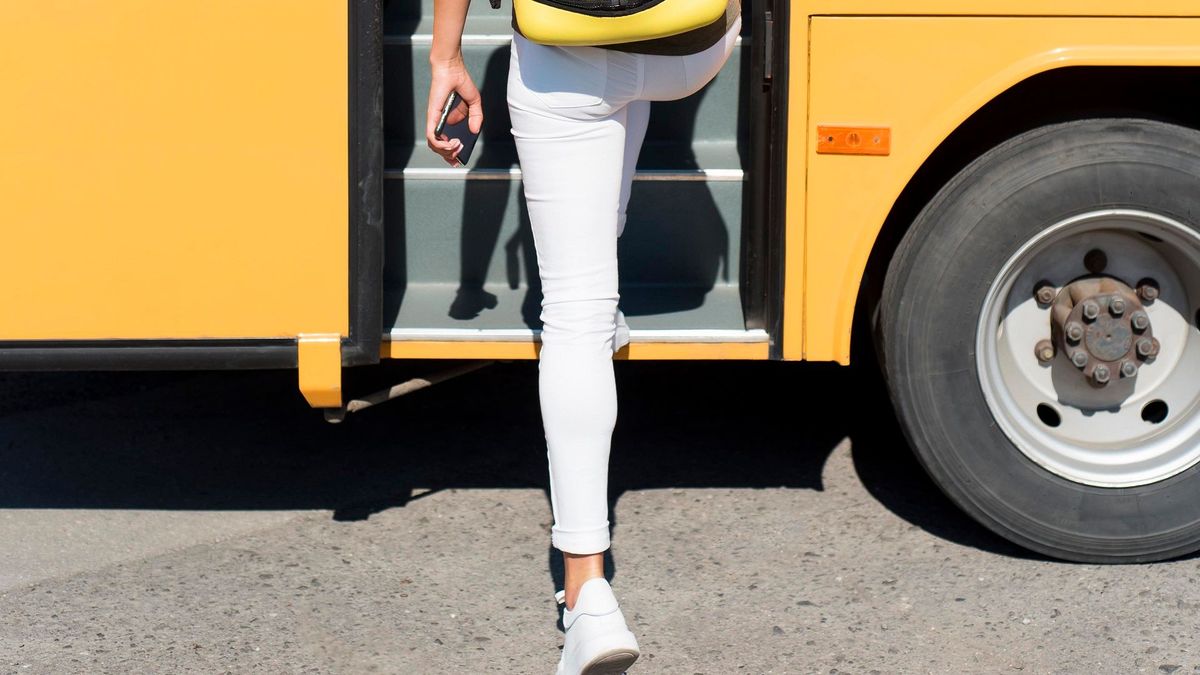 Condenan conductor por muerte de pasajera que cayó de bus en movimiento