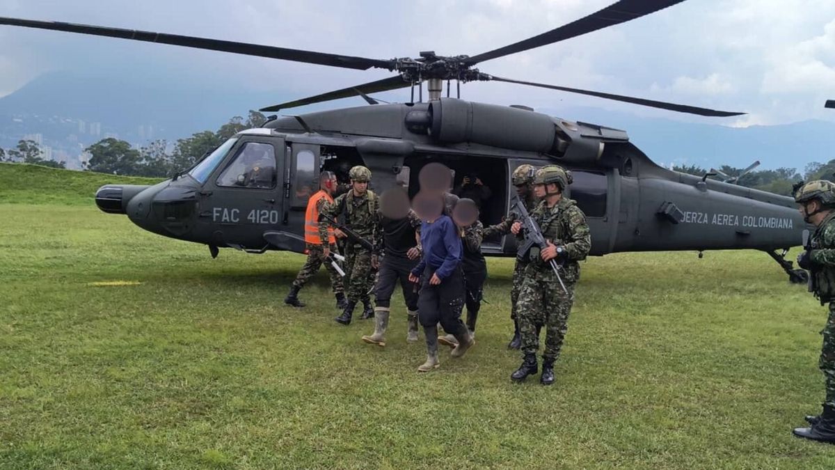 Recuperan a un menor reclutado y tres del Frente 18 se someten a la justicia en operación en Ituango