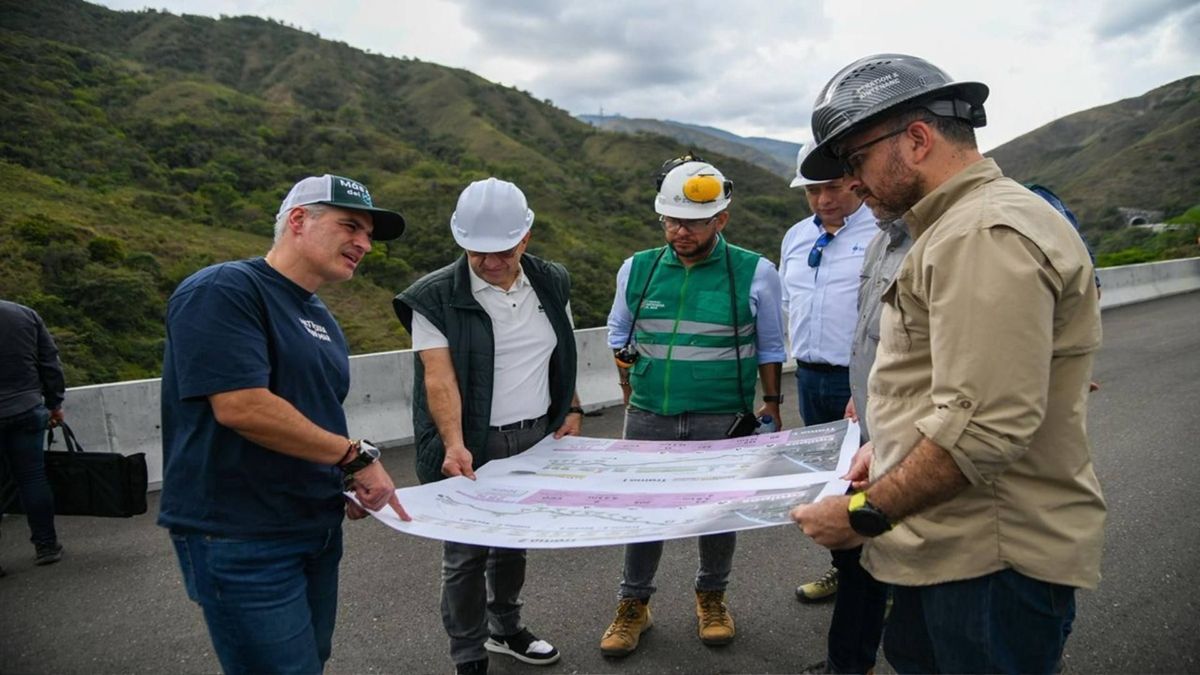 Revisión de las obras del túnel del Toyo