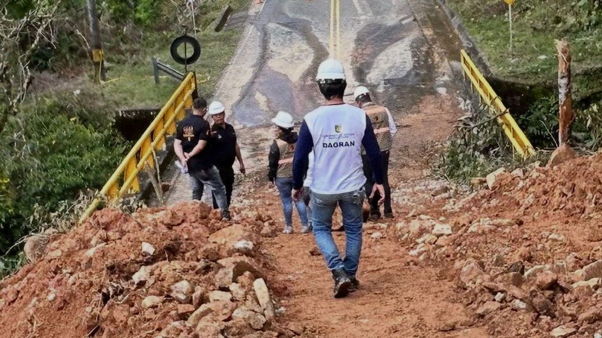 Familias afectadas por derrumbe en autopista Medellín-Bogotá