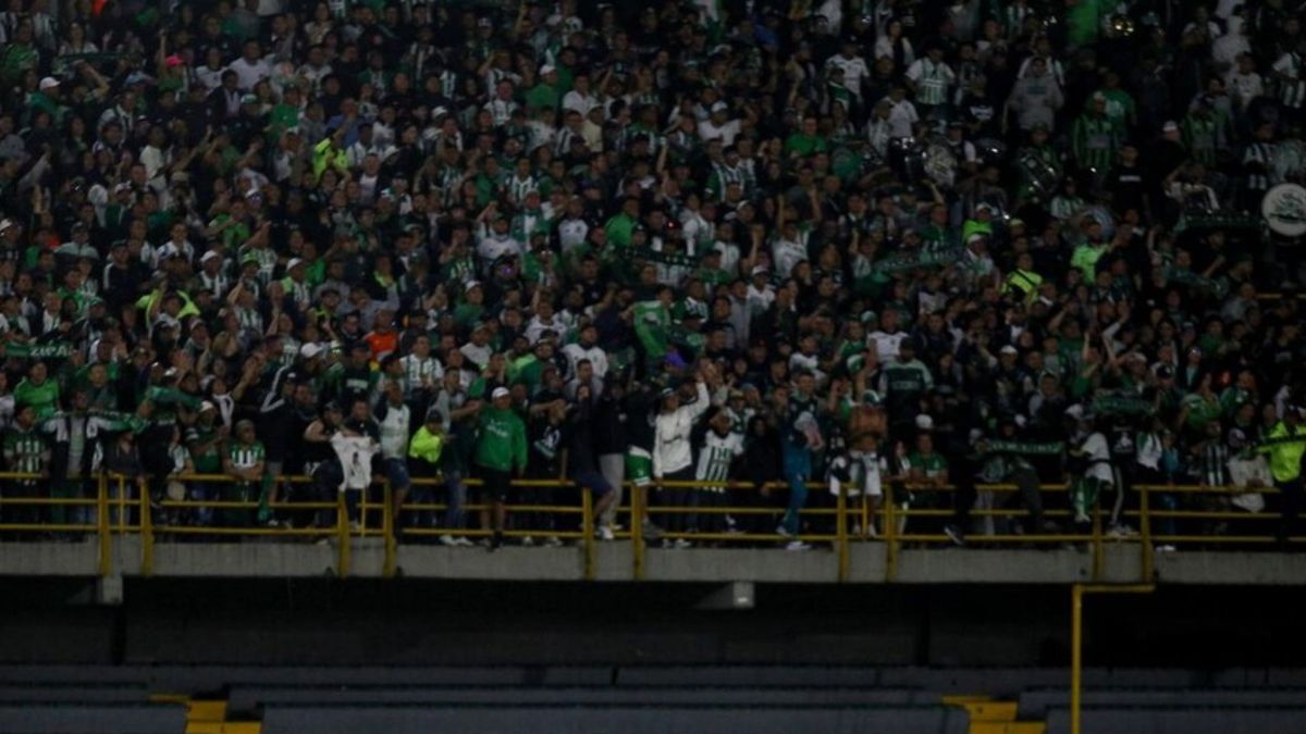 Hinchas de Atlético Nacional en la tribuna de El Campín