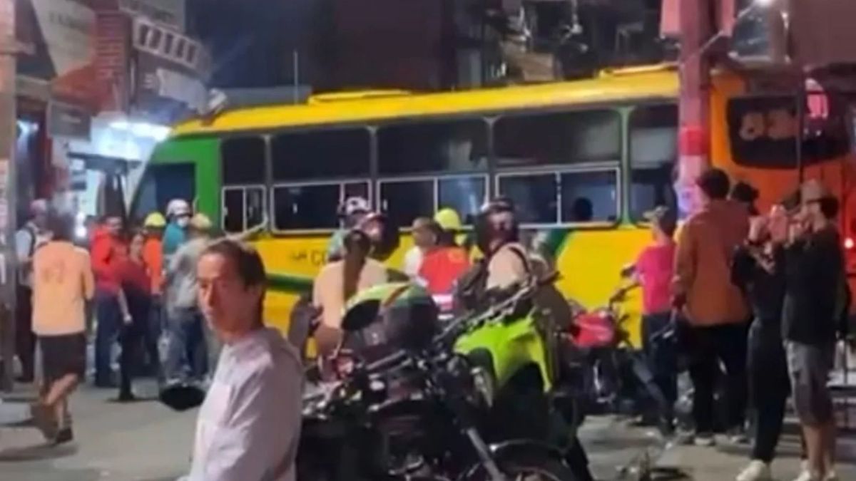 Bus genera siniestro en barrio Las Estancias, en Medellín
